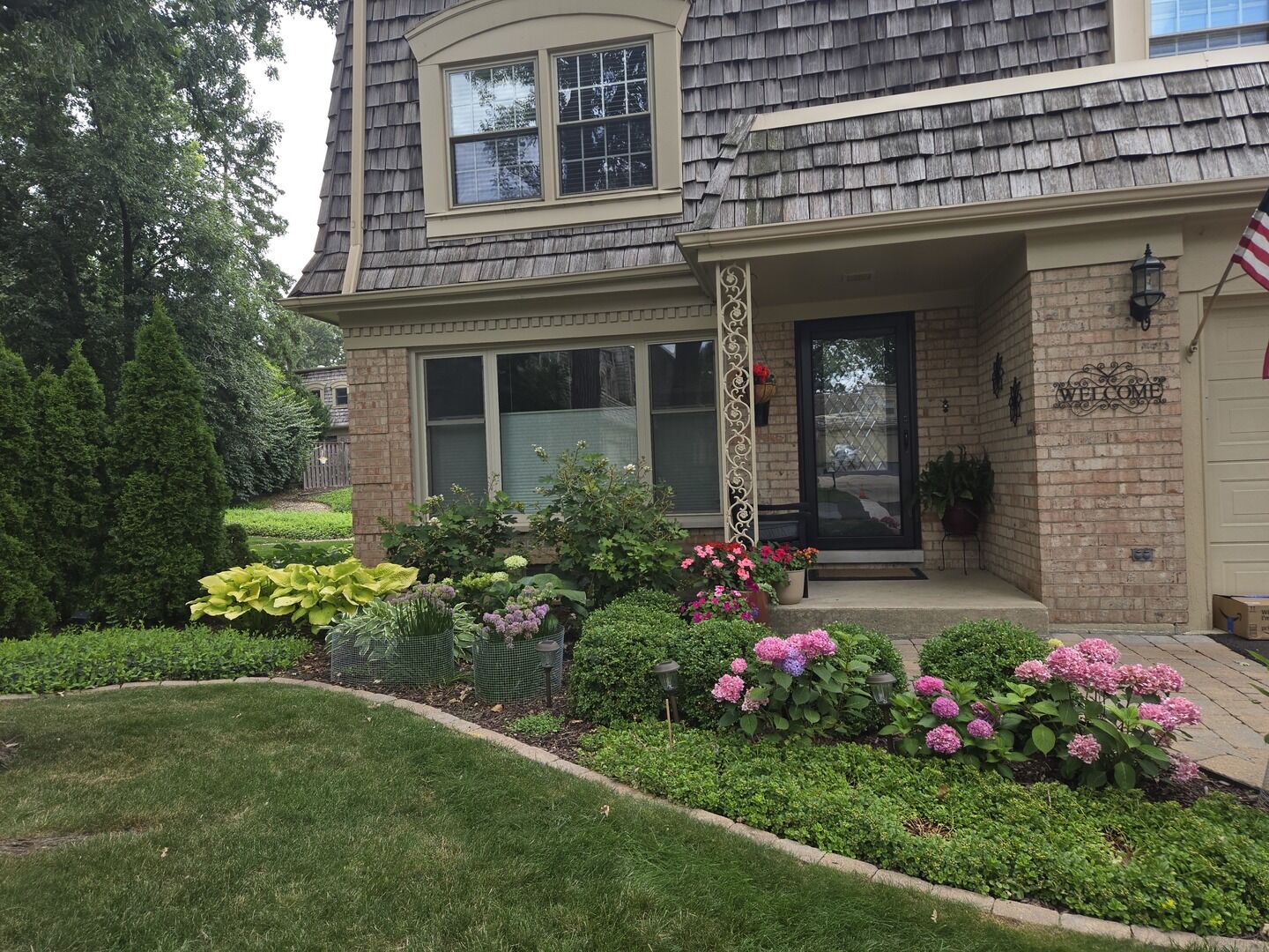 Property Photo:  19W082 Avenue Barbizon  IL 60523 
