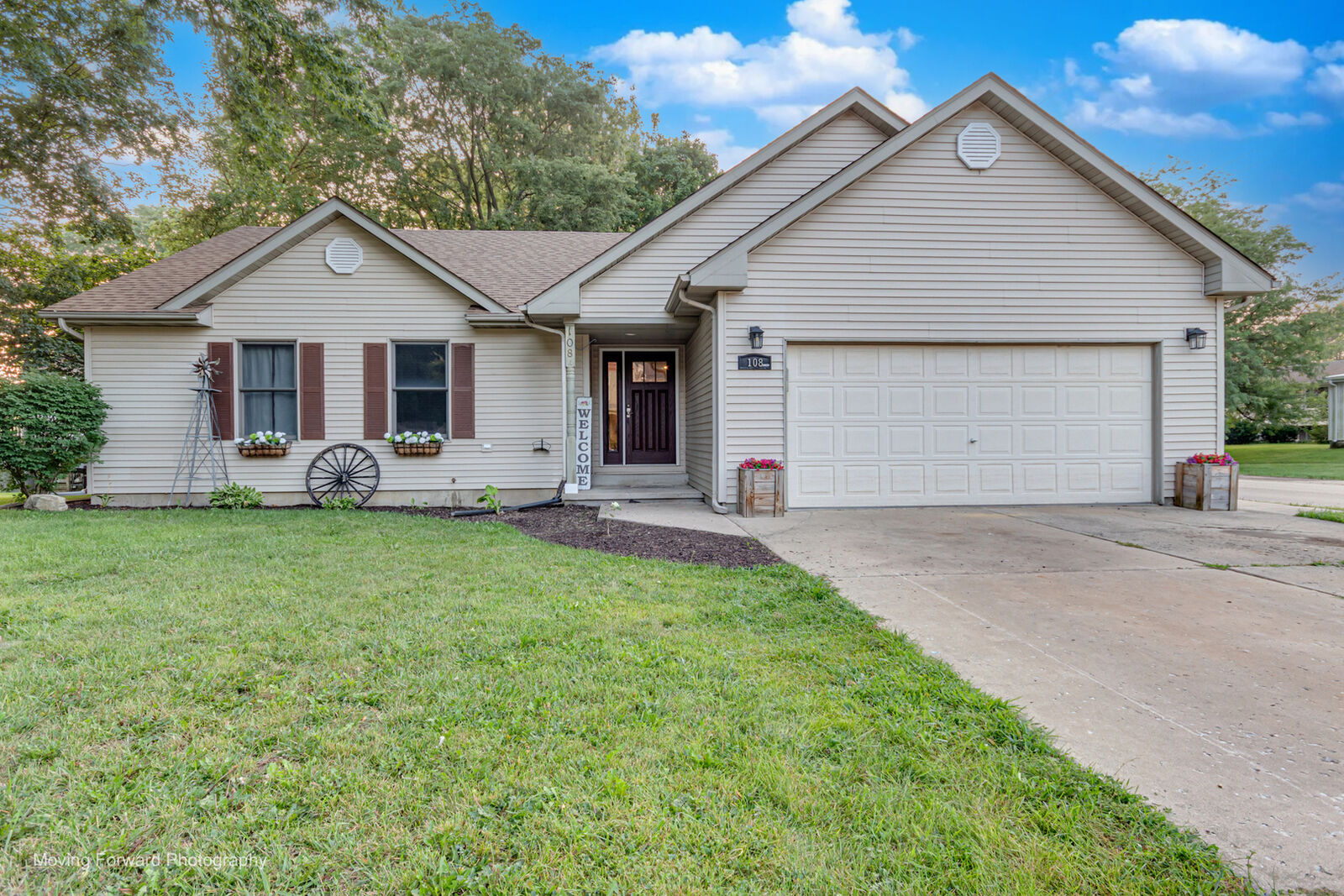 Property Photo: 108 S Union Street IL 60541