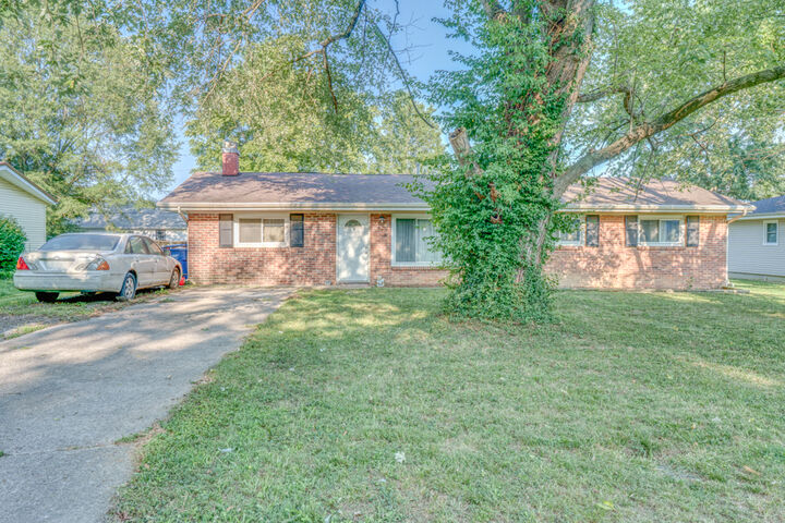 Property Photo:  418 Marteeny Street  IL 62864 