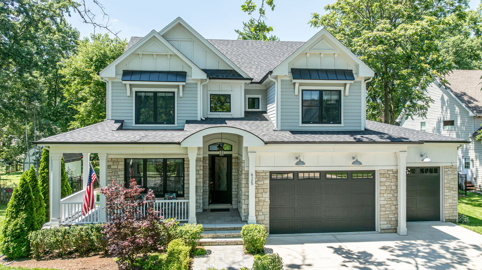 Property Photo:  625 N Loomis Street  IL 60563 