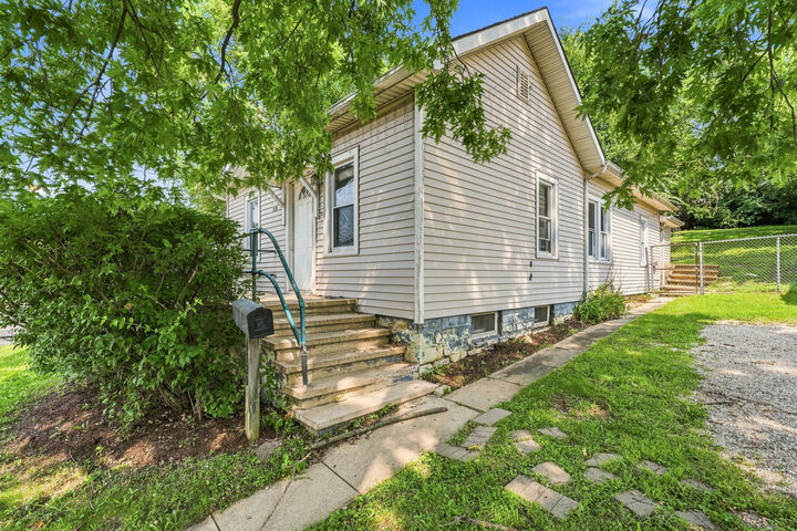 Property Photo: 1720 S State Street IL 60441