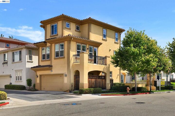 Property Photo:  538 Selby Ln  CA 94551 