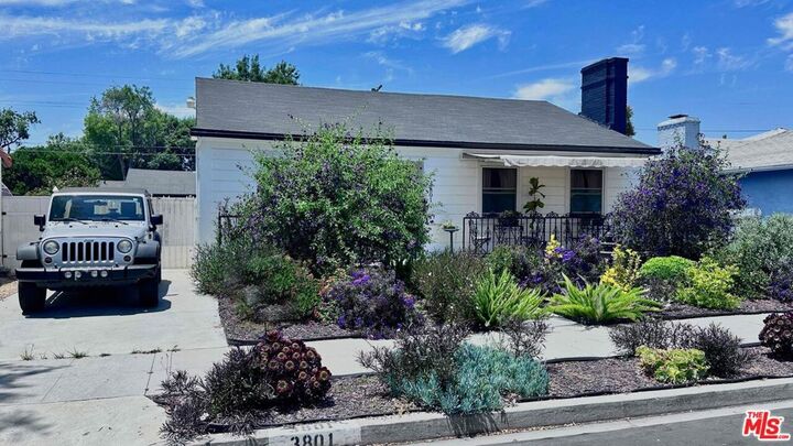 Property Photo:  3801 Sutro Avenue  CA 90008 