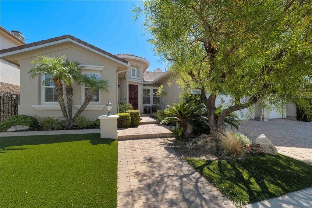 Property Photo:  12826 Via Donatello  CA 91326 