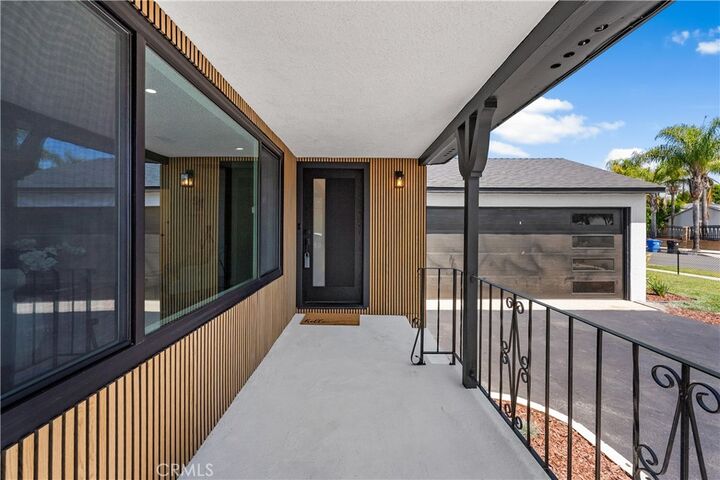 Property Photo:  9753 Mercedes Avenue  CA 91331 