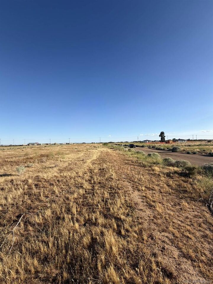 Property Photo: 85 Street CA 93505