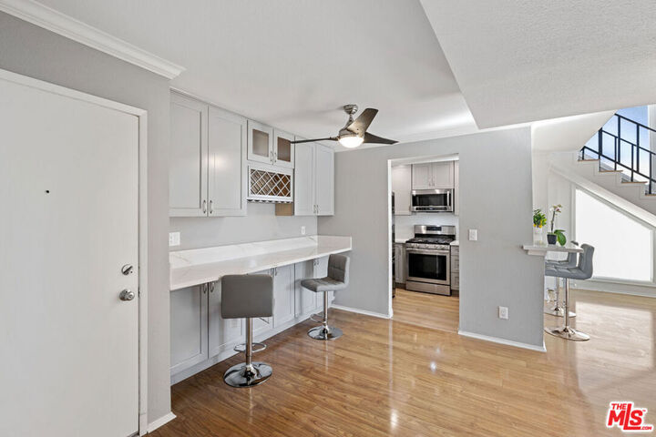 Property Photo:  5325 Newcastle Avenue 312  CA 91316 