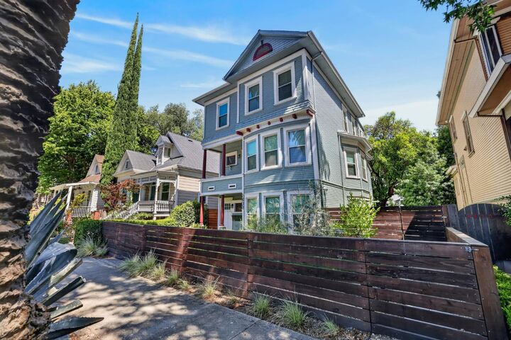 Property Photo:  2409 I Street  CA 95816 