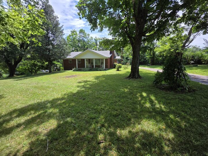Property Photo: 1438 Rocky Mound Rd TN 37186