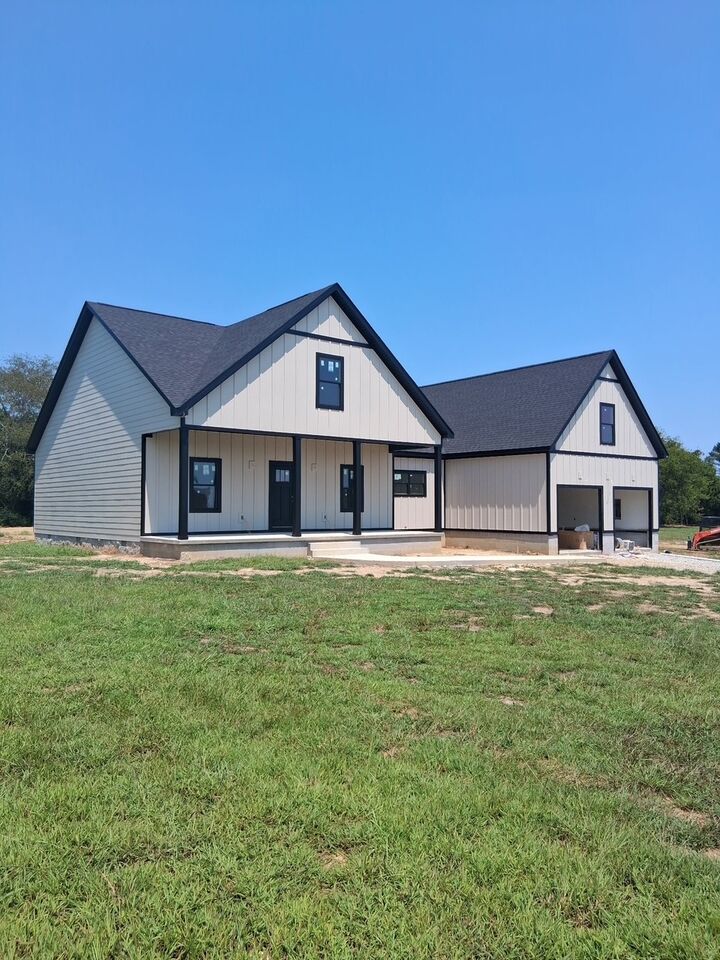 Property Photo:  90 Pine Bluff Ct  TN 37398 