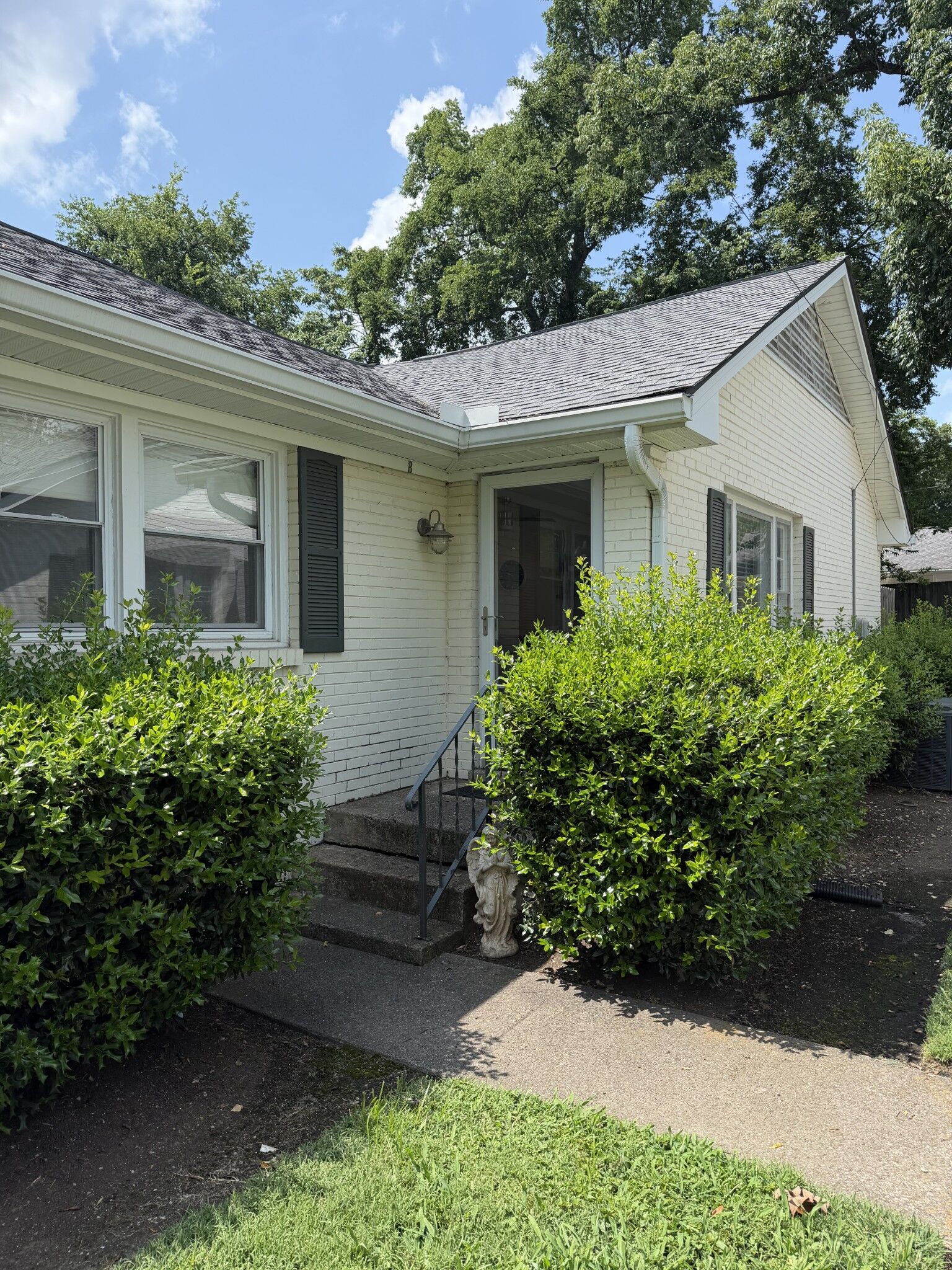 Property Photo: 856B Kirkwood Ave TN 37204