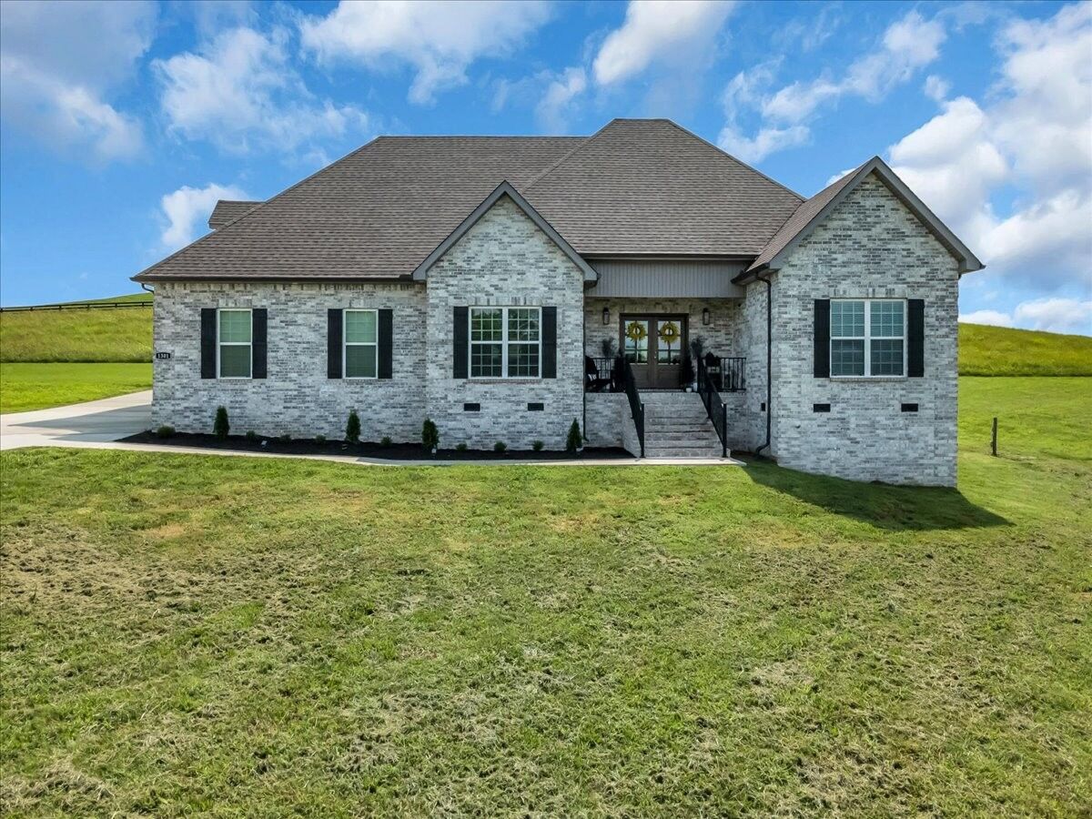 Property Photo:  1301 Whiteside Hill Rd  TN 37183 