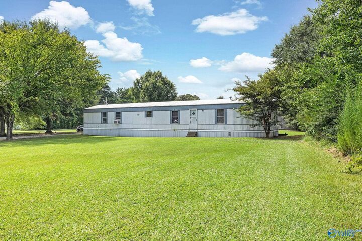 Property Photo: 11684 County Road 236 AL 35650