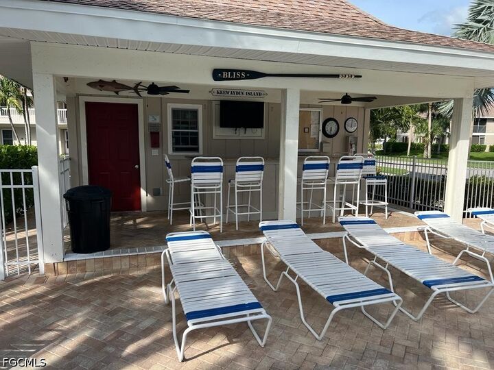 Property Photo:  850 Elkhorn Court 213  FL 34145 