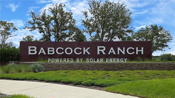 Property Photo:  17709 Woodland Court  FL 33982 