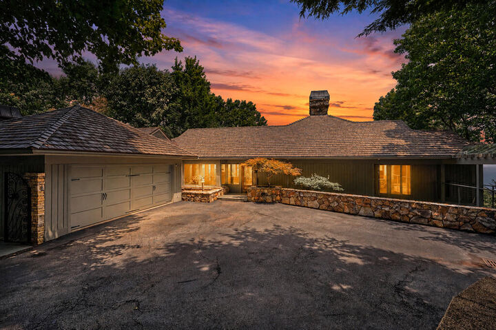 Property Photo:  202 Sanderlin Mountain Drive  GA 30143 