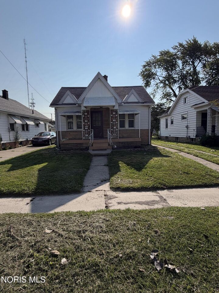 Property Photo: 614 Wamba Avenue OH 43607