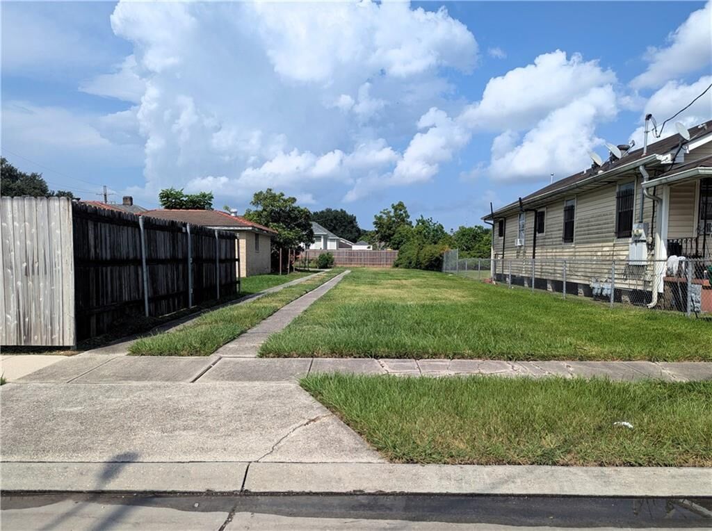 Property Photo: 1115 Derbigny Street LA 70053
