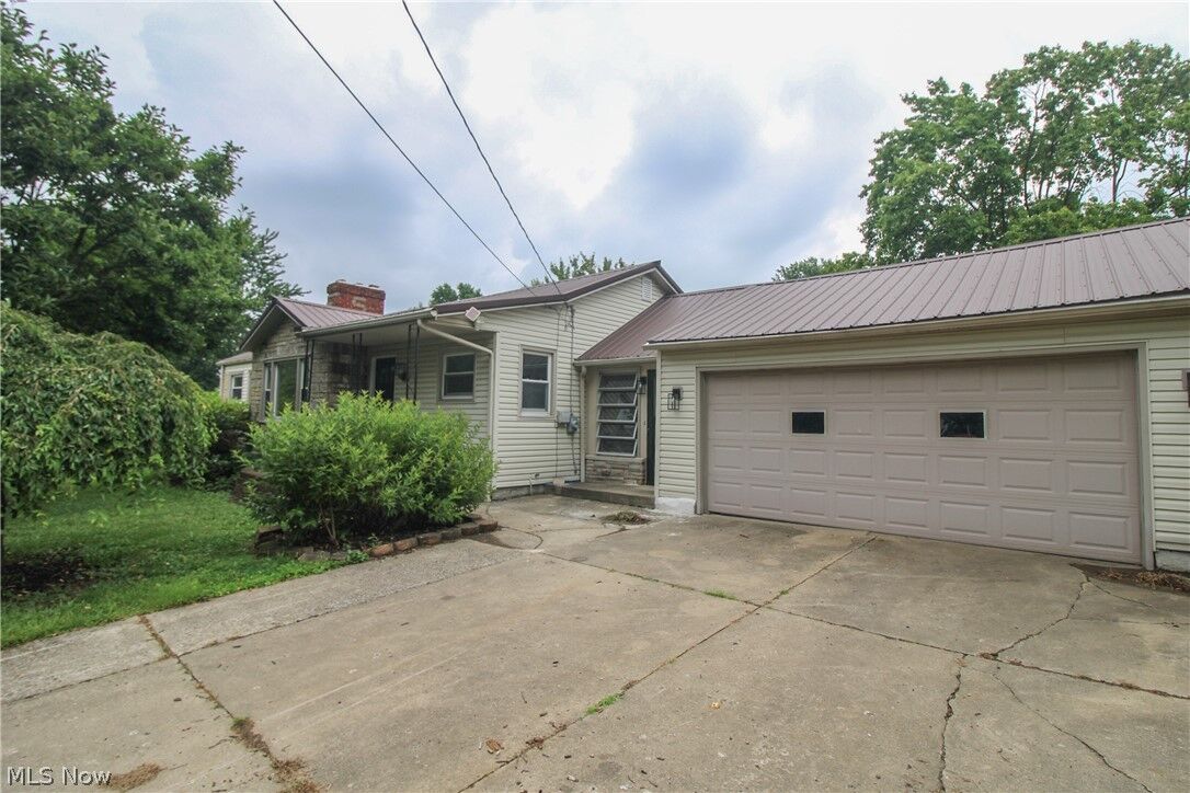 Property Photo: 6707 James Street OH 44514