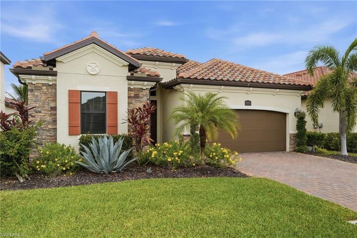 Property Photo:  28004 Foxrock Ct  FL 34135 