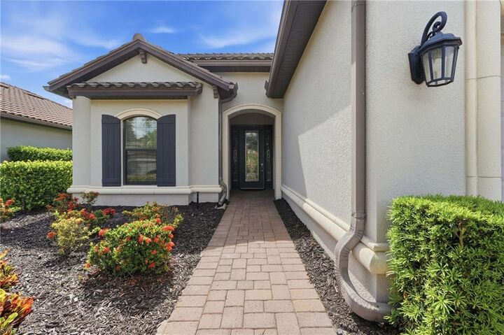 Property Photo: 23729 Pebble Pointe Ln FL 34135