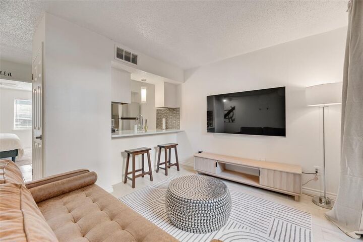 Property Photo:  1810 N Garrett Avenue 119  TX 75206 