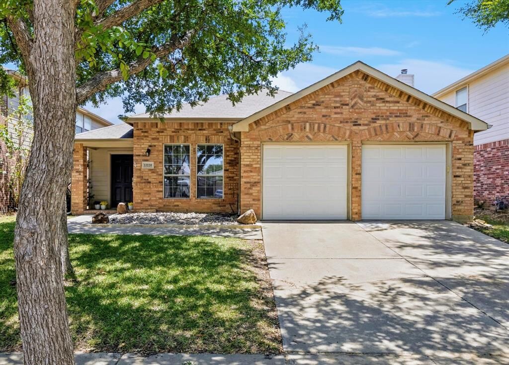 Property Photo: 13220 Ridgepointe TX 76244