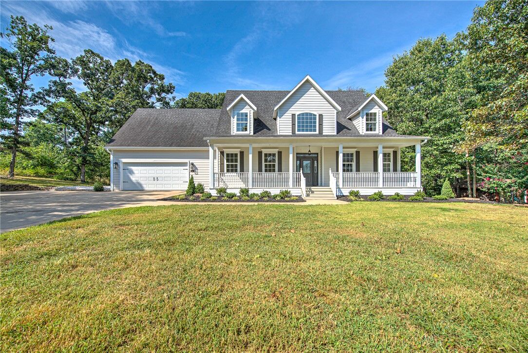 Property Photo: 17 Sandhurst Drive AR 72714