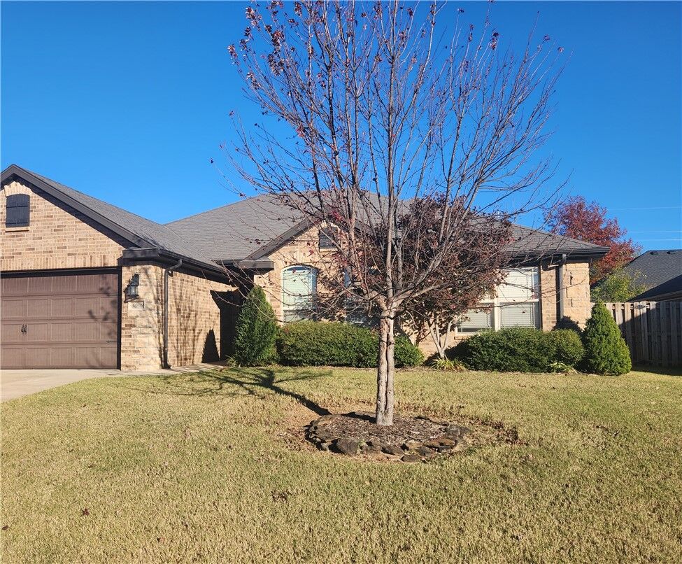 Property Photo:  6009 S 37th Street  AR 72758 
