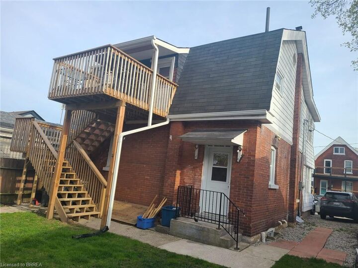 Property Photo: 86 Victoria Street ON N3S 3K6