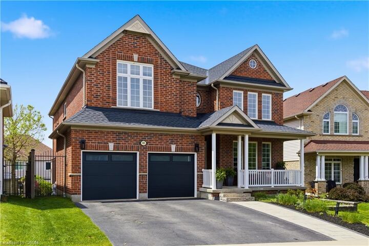 Property Photo: 905 Marigold Court ON N2P 2Y3