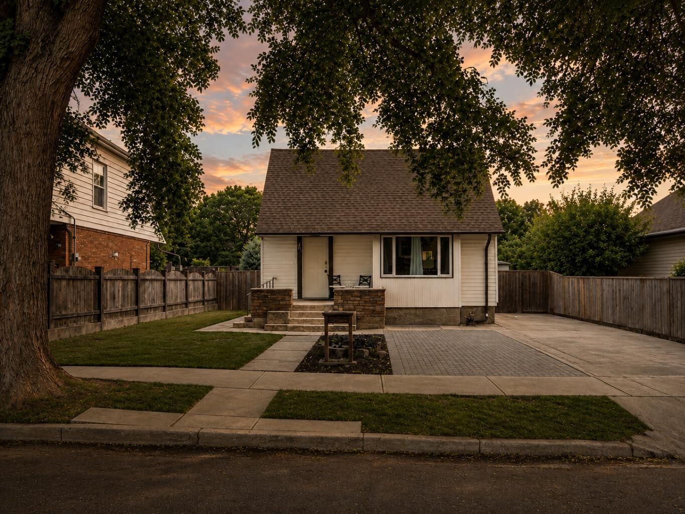 Property Photo: 731 17 Street N AB T1H 3E2