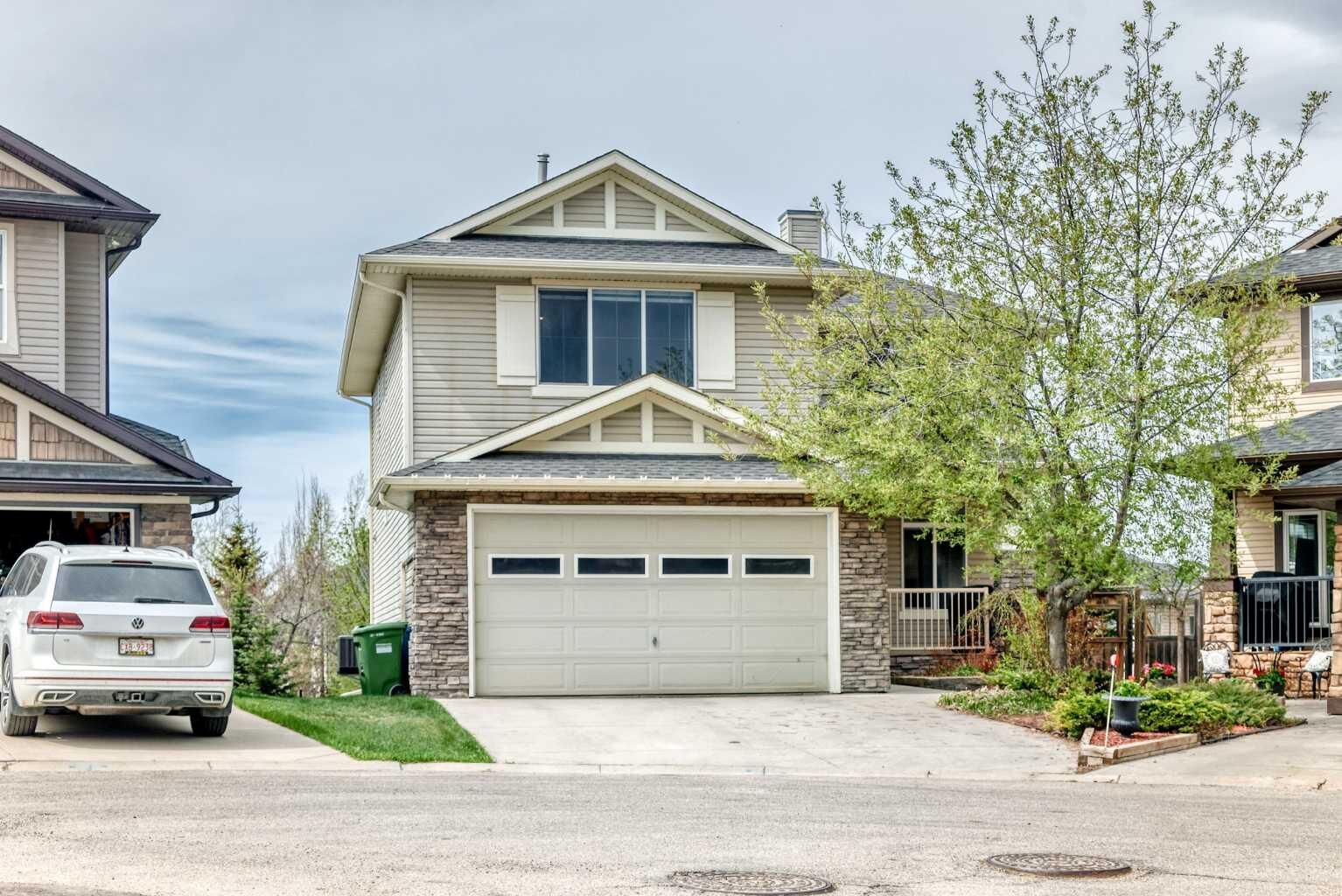 Property Photo: 11 Cresthaven Bay SW AB T3B 5Y1