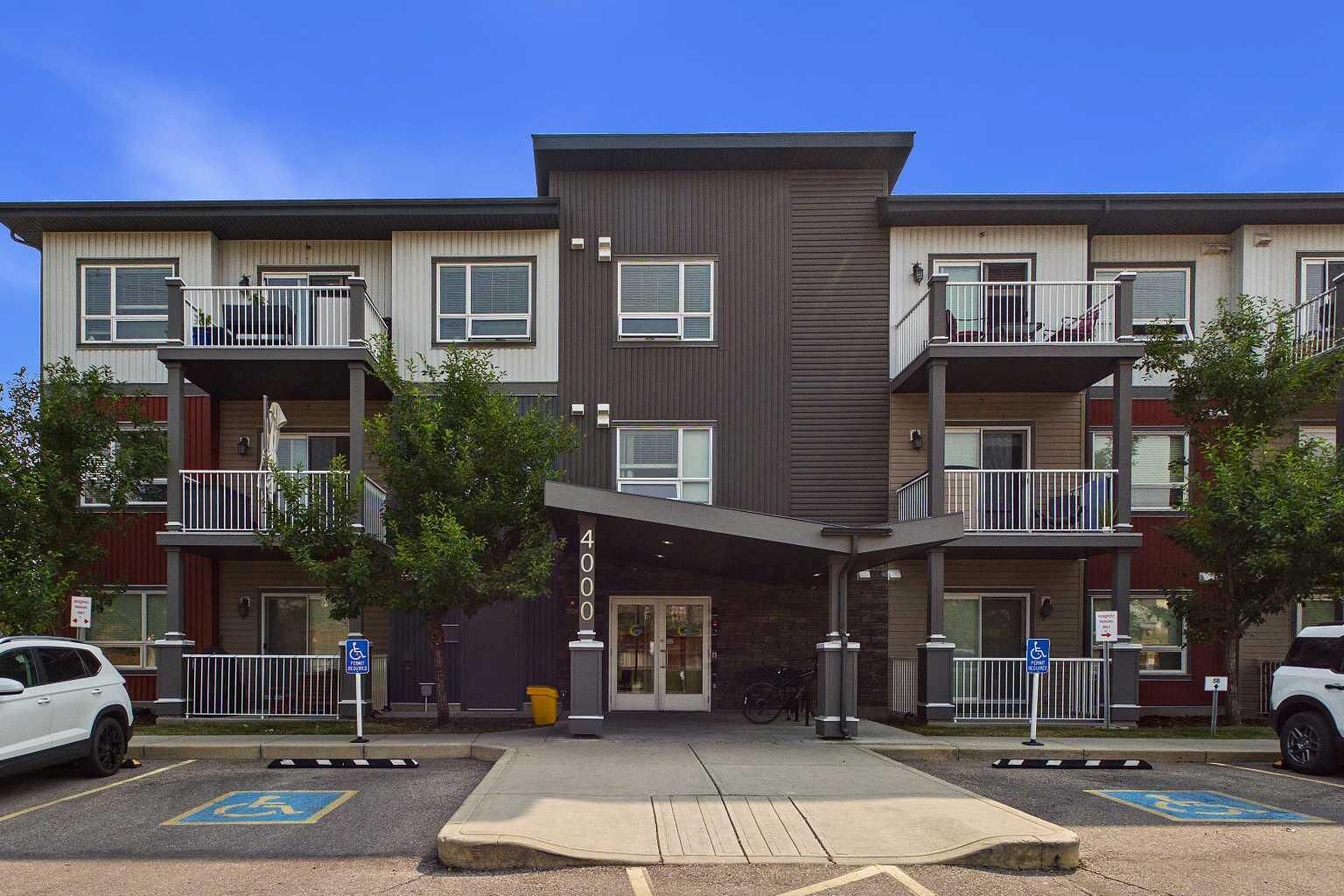 Property Photo:  5305 32 Avenue SW 4101  AB T3E 8A2 
