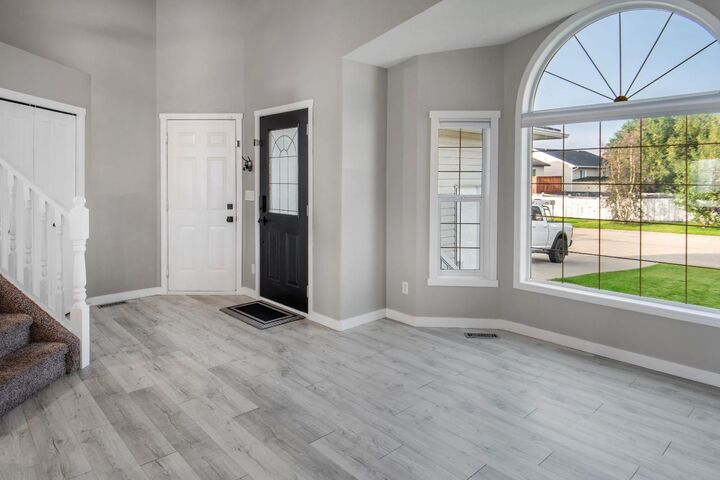 Property Photo: 102 Pinnacle Crescent AB T8W 2T1