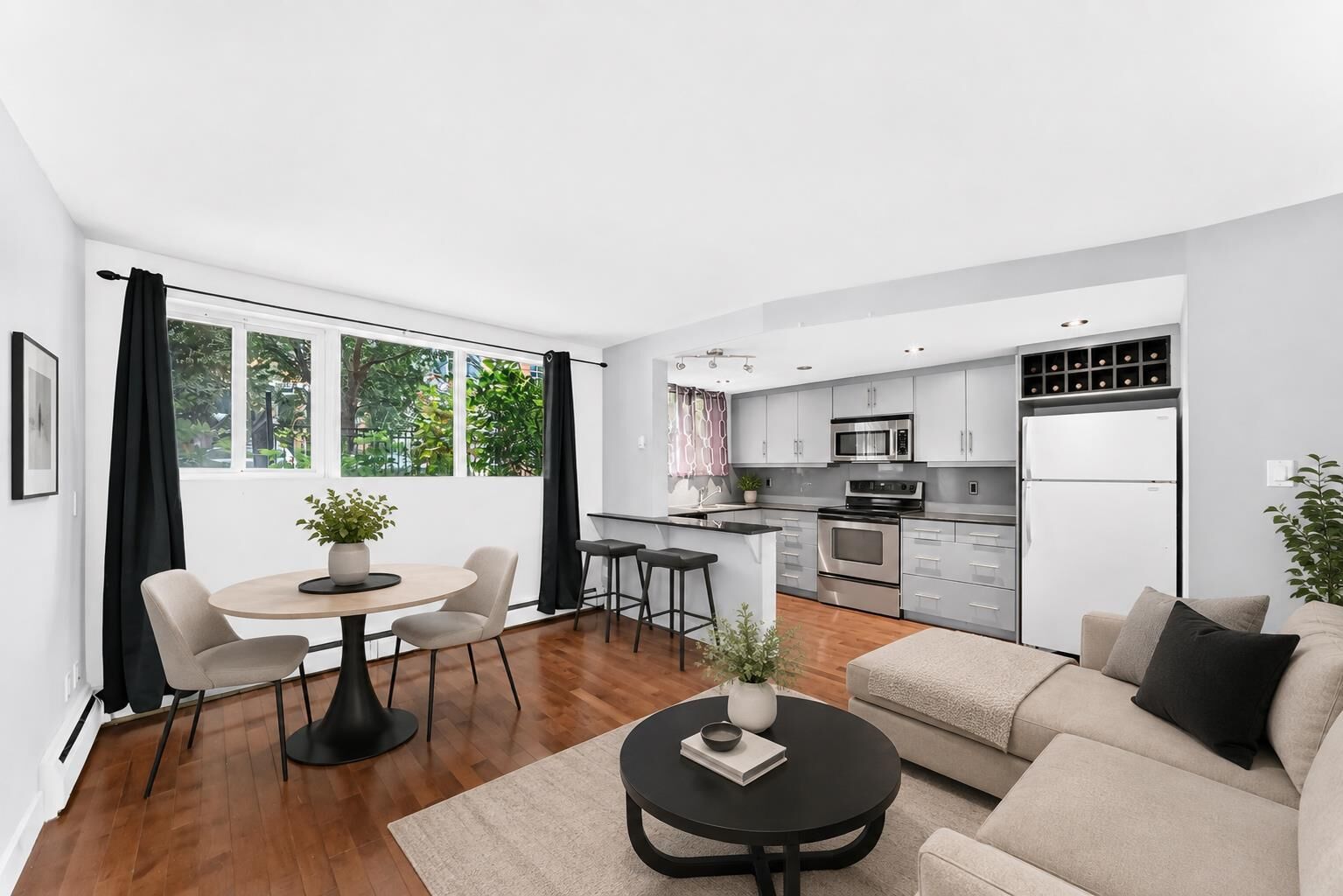 Property Photo:  812 15 Avenue SW 104  AB T2R 0S1 