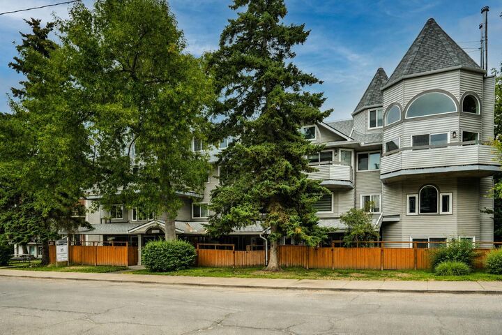 Property Photo: 1720 13 Street SW 203 AB T2T 3P4