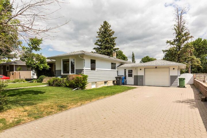 Property Photo: 2211 17 Street AB T1M 1E3