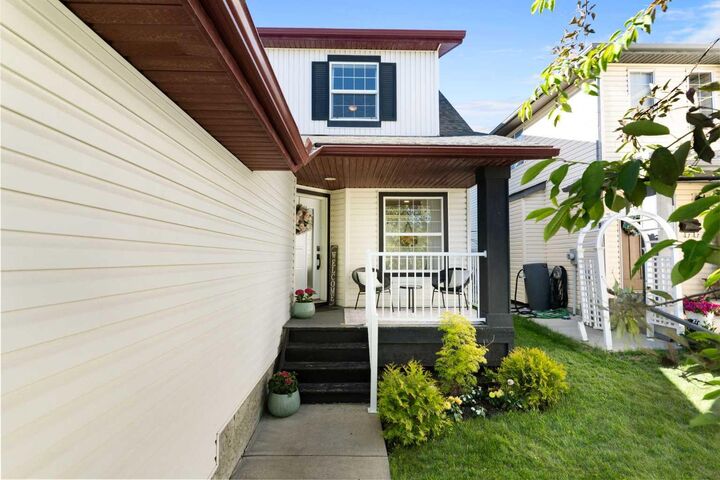 Property Photo: 1316 Bayside Avenue SW AB T4B 2X5