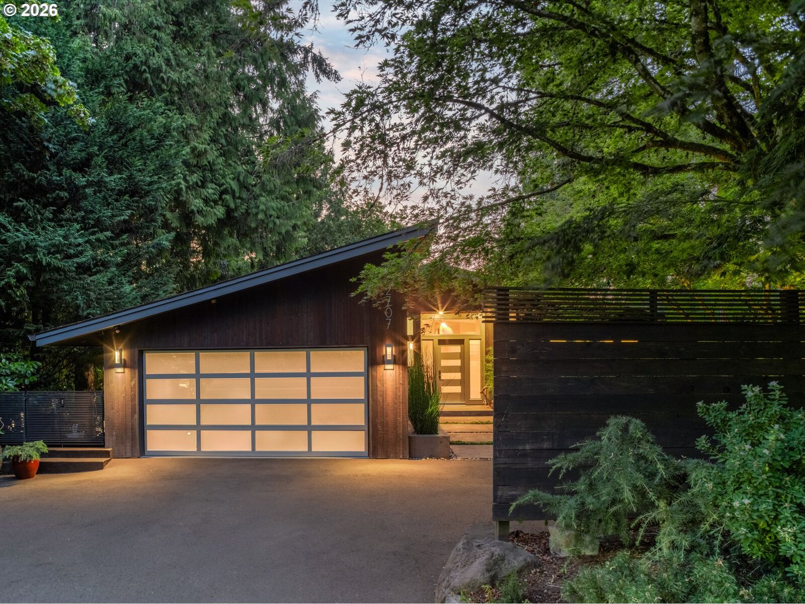 Property Photo:  2707 Southshore Blvd  OR 97034 