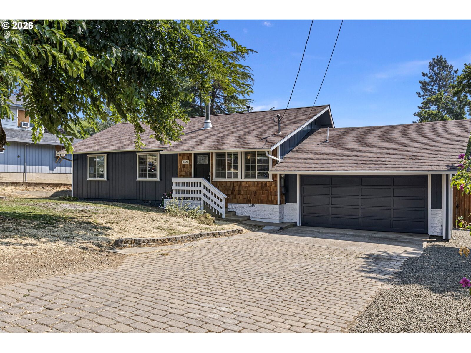 Property Photo: 1121 NE Hawthorne Ave OR 97457