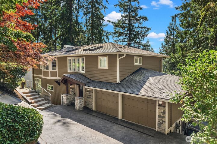 Property Photo: 949 207th Avenue NE WA 98074
