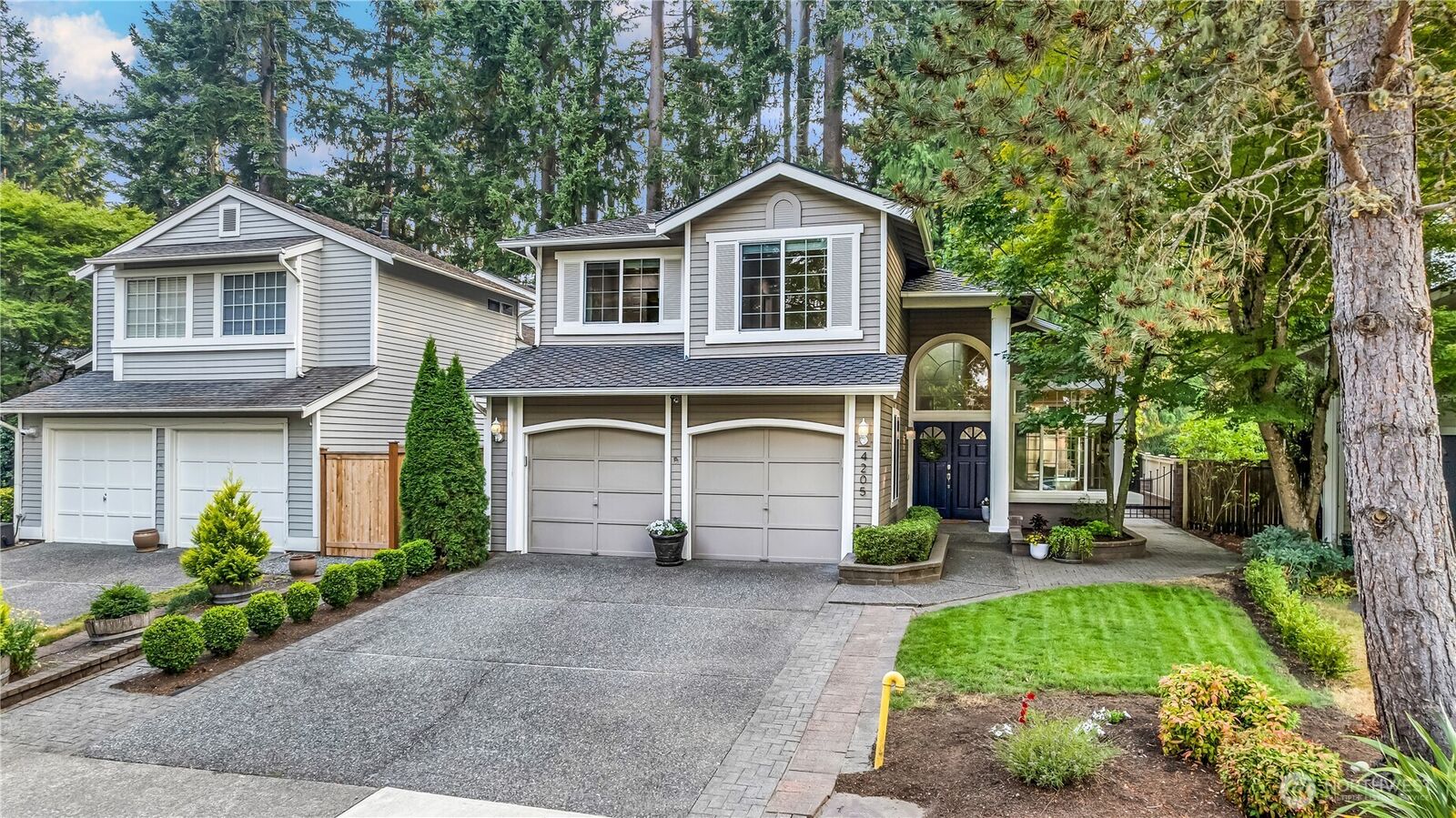 Property Photo:  4205  243rd Avenue SE  WA 98029 