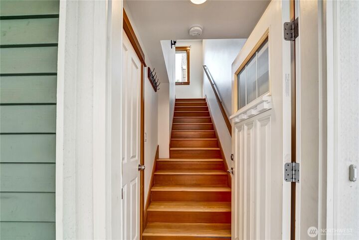 Property Photo: 4516 Dayton Avenue N WA 98103