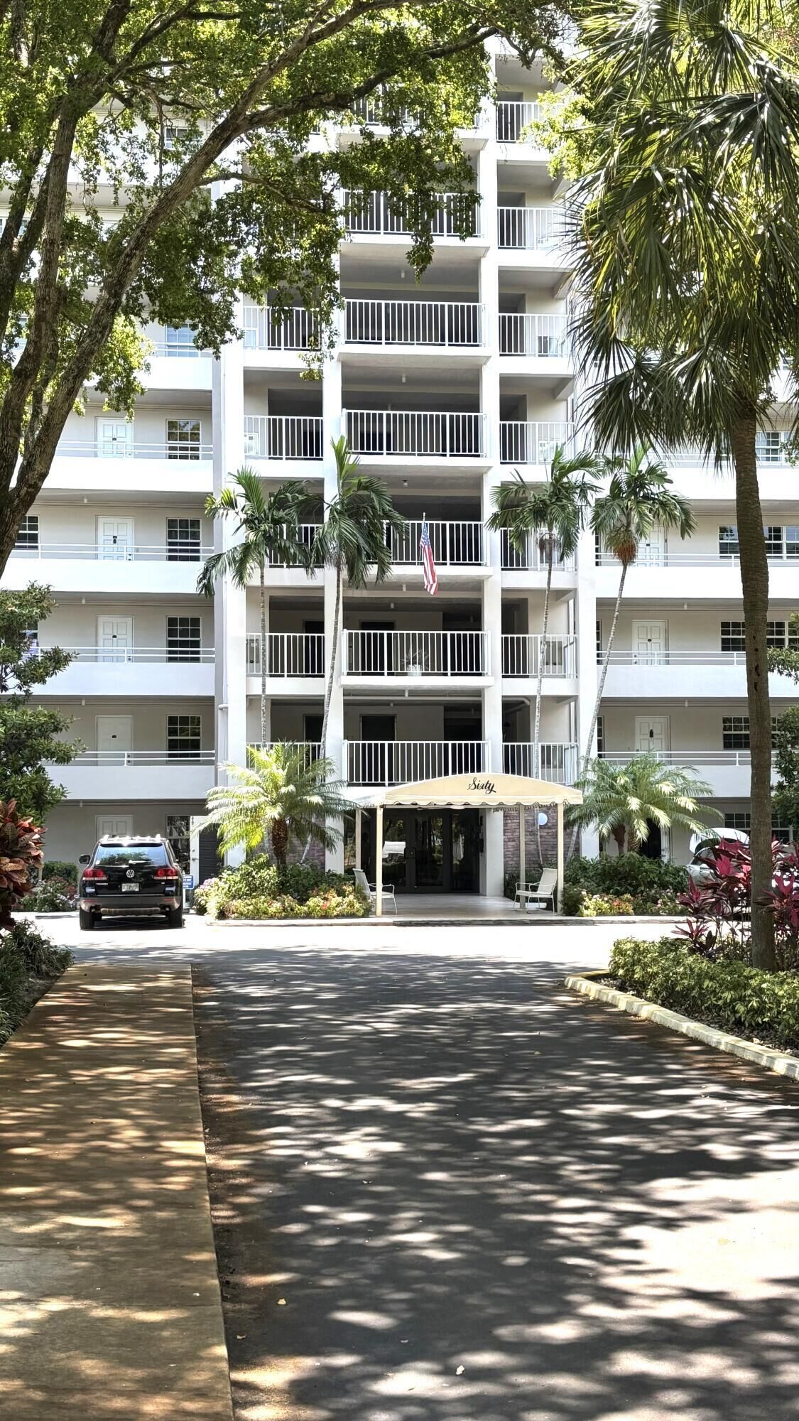 Property Photo:  605 Oaks Drive 503  FL 33069 