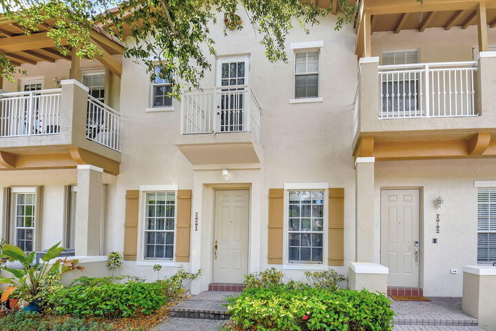 Property Photo: 608 NW 25th Avenue FL 33426