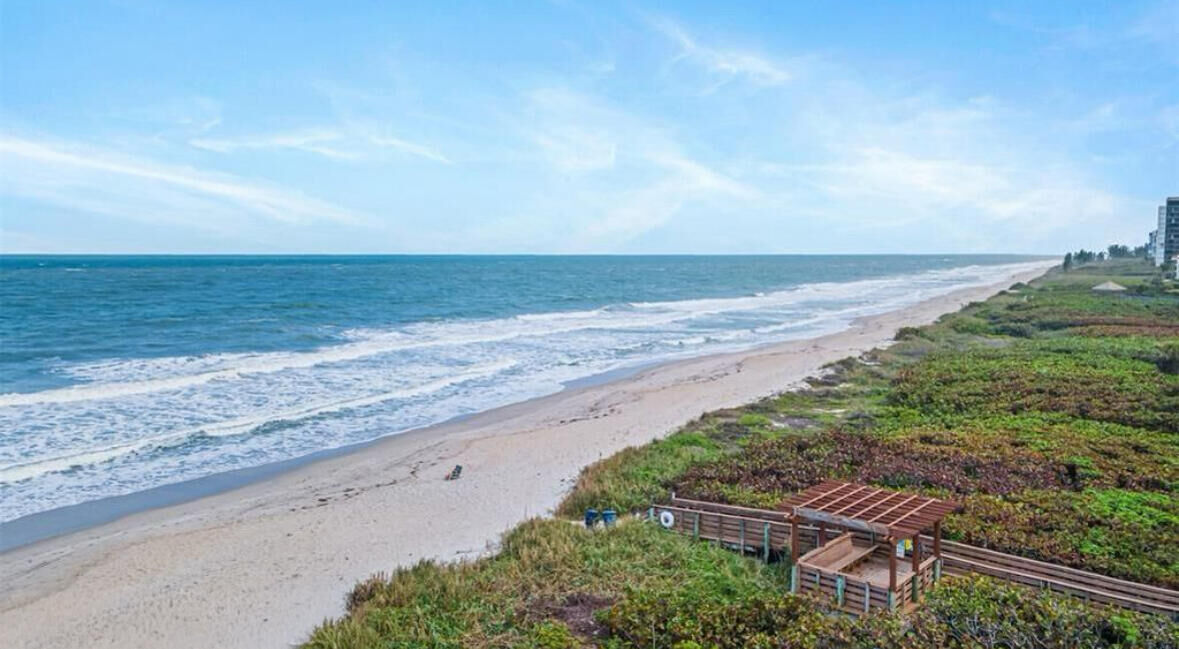 Property Photo: 4225 N Highway A1a 17 FL 34949