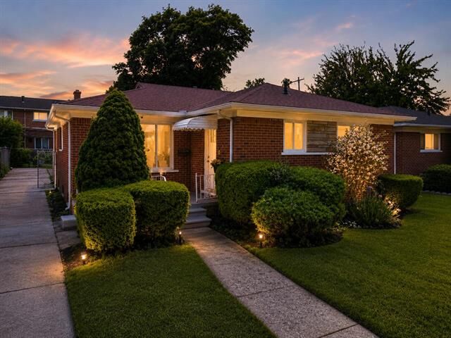 Property Photo:  15241 Pearson Street  MI 48237 