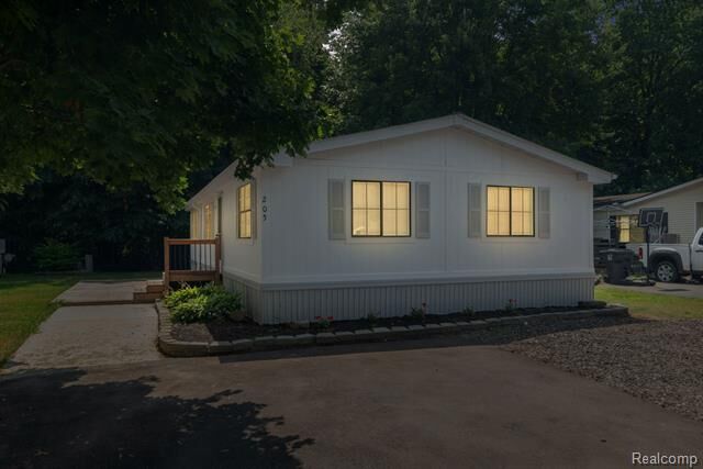 Property Photo: 351 North Squirrel Rd #205 MI 48326