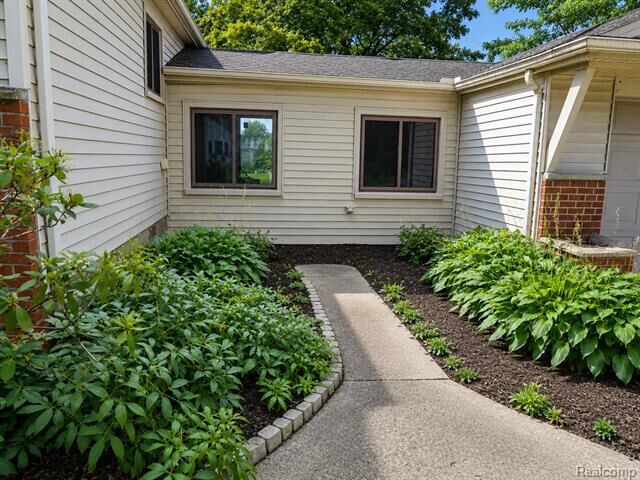 Property Photo:  2026 N Parent Street  MI 48185 